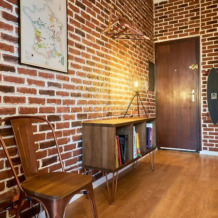 1 Bedroom Near Metro, Shops & Schools