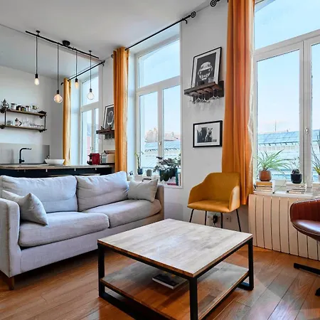 1 Bedroom Near Metro, Shops & Schools *