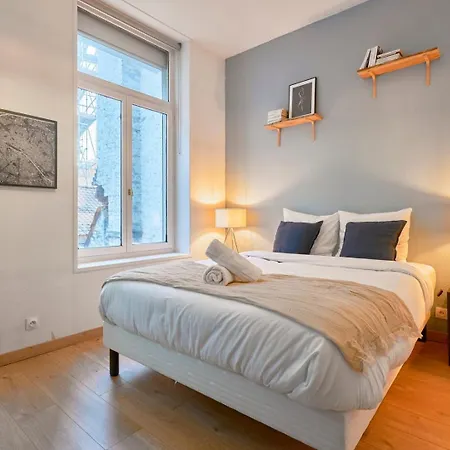 1 Bedroom Near Metro, Shops & Schools 아파트 *