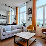 1 Bedroom Near Metro, Shops & Schools *