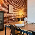 1 Bedroom Near Metro, Shops & Schools Apartamento *