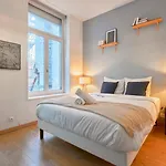 1 Bedroom Near Metro, Shops & Schools アパート *