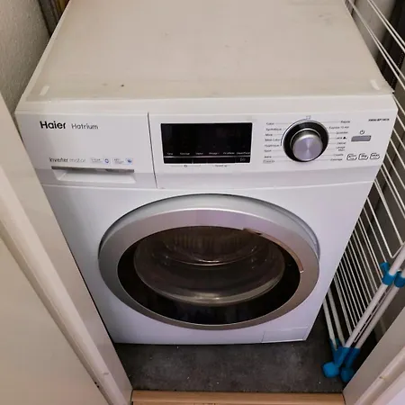 1 Bedroom Near Metro, Shops & Schools *